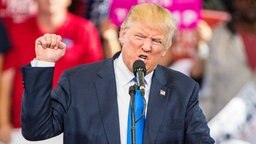 Donald Trump bei einer Rede am 7. November 2016 in Raleigh, North Carolina © imago/ZUMA Press 