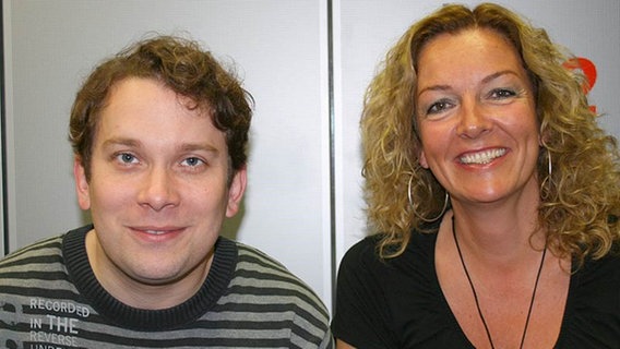 Schauspieler Christian Ulmen mit Moderatorin Bettina Tietjen (Hamburg, 2009) © NDR 2 