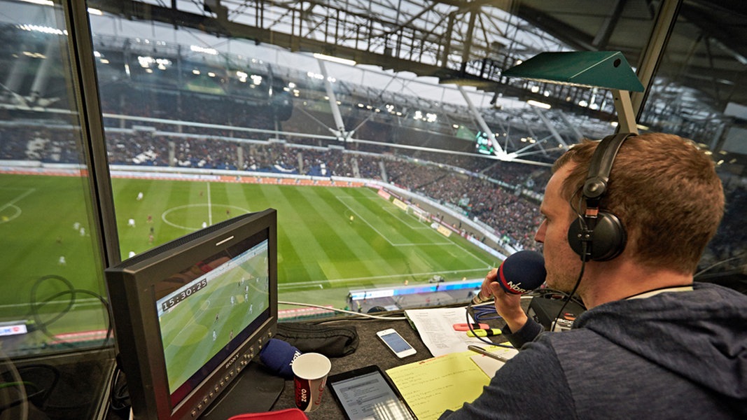 So kommt der Fußball ins Radio NDR.de NDR 2 Sendungen