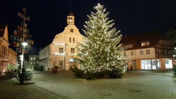 Bild vom Weihnachtsbaum, das uns von NDR 2 Hörer Michael aus Wolgast geschickt hat © Privat 