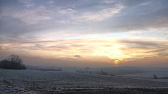 Blick auf den Sonnenaufgang von der Hildesheimer Börde von NDR 2 Hörer Rüdiger  Foto: NDR 2 Hörer