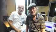 Frank Bornemann von der Band Eloy ist bei Uli Kniep zu Gast im NDR Studio. © Jörg Kallbitzer Foto: Jörg Kallbitzer