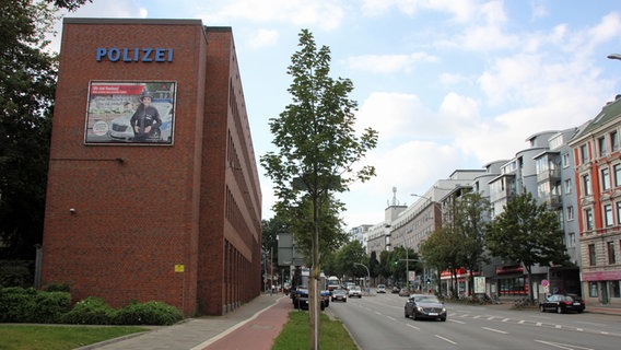 Die Polizeiwache Lerchenstraße in Hamburg. © NDR Foto: Wolf-Hendrik Müllenberg