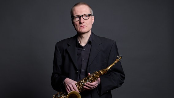 Peter Bolte, Saxofonist der NDR Bigband © Steven Haberland Foto: Steven Haberland