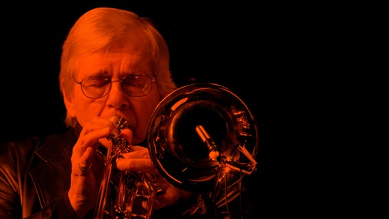 Komponist und Jazz-Musiker Bob Brookmeyer © NDR Bigband Foto: Screenshot