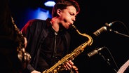 Julius Gawlik, Saxofonist der NDR Bigband. © NDR/LukasDiller Foto: LukasDiller