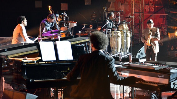 Quincy Jones mit der NDR Bigband, Konzertreise Danzig im August 2012 © NDR Foto: Philip Artus