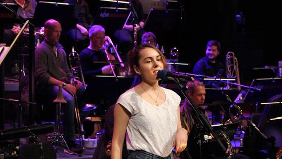 Cleo Steinberger (Gesang) beim Preisträgerkonzert "Jugend Jazzt" © Sabine Vinar Foto: Sabine Vinar