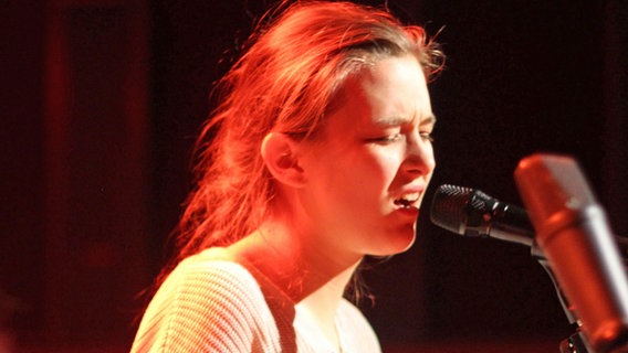 Ronja Lüdemann beim Preisträgerkonzert von Jugend Jazzt 2019 © Landesmusikrat Foto: Sabine Vinar