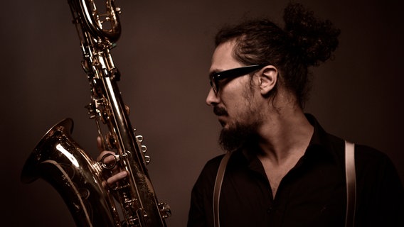 Der Bariton-Saxofonist Luigi Grasso. © Philippe Levy-Stab Foto: Philippe Levy-Stab