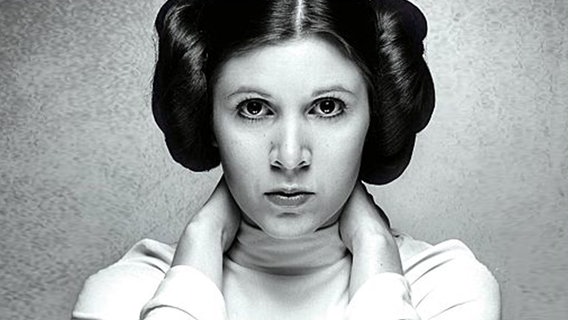 Schauspielerin Carrie Fisher als Prinzessin Leia Schauspielerin Carrie Fisher als Prinzessin Leia © picture alliance / CAP/PLF/MediaPunch/MediaPunch/IPx | CAP/PLF/MediaPunch