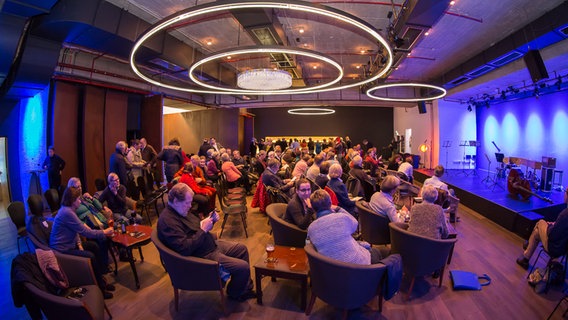 Kurz vor Konzertbeginn im Resonanzraum St. Pauli © NDR Foto: Axel Herzig