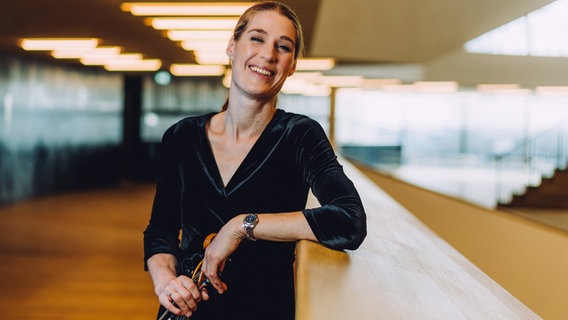 Anne Thormann, Bratschistin des NDR Elbphilharmonie Orchesters © NDR, Jewgeni Roppel Foto: Jewgeni Roppel