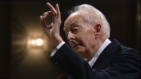 Günter Wand dirigiert im Jahr 1997 Schuberts Sinfonie Nr. 5. © NDR EO Foto: Screenshot