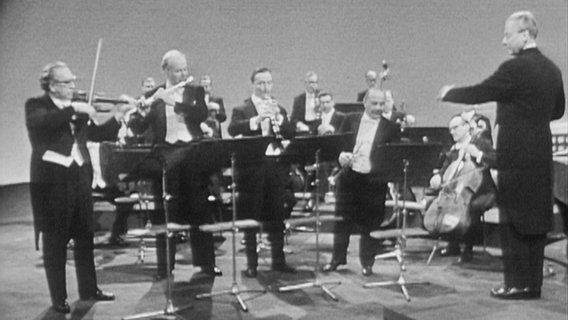 Hans Schmidt-Isserstedt und Mitglieder des NDR Sinfonieorchesters © NDR 
