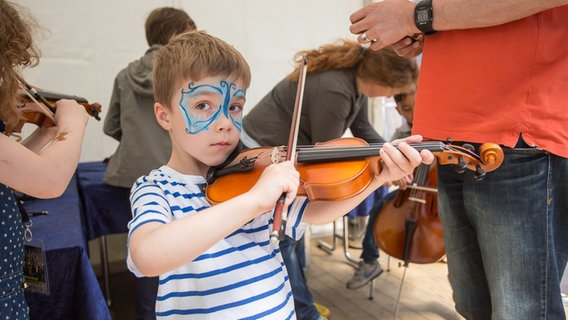 Eindrücke vom Backstage-Tag zum 70-jährigen Jubiläum des NDR Sinfonieorchesters © NDR Foto: Axel Herzig