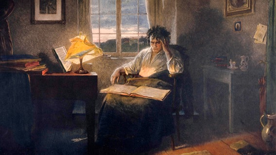 Ludwig van Beethoven beim Morgengrauen im Studierzimmer. Farbdruck nach Gemälde, 1899, von Rudolf Eichstaedt © picture alliance / akg-images 