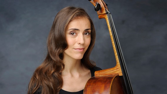 Porträt: Bettina Barbara Bertsch, Cellistin des NDR Elbphilharmonie Orchesters © NDR Foto: Gunter Glücklich