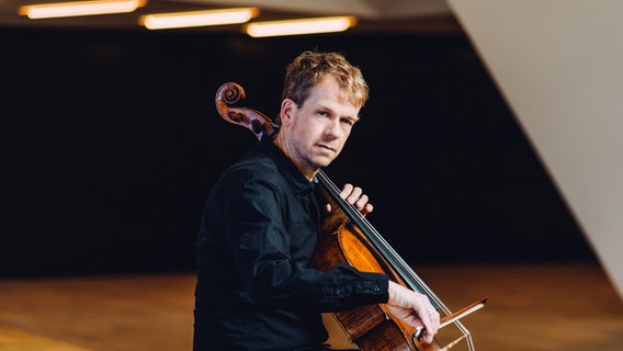 Christoph Rocholl, Cellist des NDR Elbphilharmonie Orchesters © NDR, Jewgeni Roppel Foto: Jewgeni Roppel