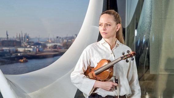 Musiker des NDR Elbphilharmonie Orchesters im Porträt © NDR / Axel Herzig Foto: Axel Herzig