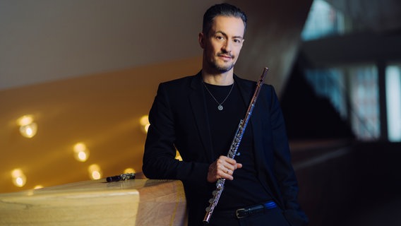 Daniel Tomann-Eickhoff, Flötist des NDR Elbphilharmonie Orchesters © NDR, Jewgeni Roppel Foto: Jewgeni Roppel