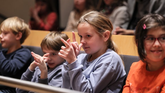 Kinder bei einem Mit-Mach-Konzert des NDR im Rolf-Liebermann-Studio. © Marcus Krüger Foto: Marcus Krüger