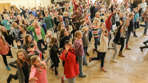 Große Pause mit Gershwin am Walddörfer Gymnasium in Hamburg. © NDR Foto: Marcus Krüger