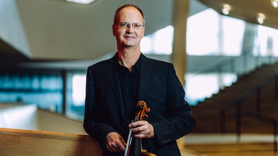 Gerhard Sibbing, Bratschist des NDR Elbphilharmonie Orchesters © NDR, Jewgeni Roppel Foto: Jewgeni Roppel