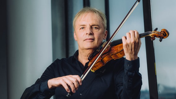 Roland Greutter im Porträt © NDR/Jewgeni Roppel Foto: Jewgeni Roppel