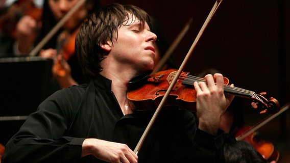Der amerikanische Stargeiger Joshua Bell spielt Bruchs "Schottische Fantasie". © Chris Lee Foto: Chris Lee