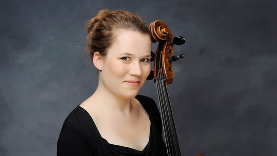 Porträt: Katharina Kühl, Cellistin des NDR Elbphilharmonie Orchesters © NDR Foto: Gunter Glücklich