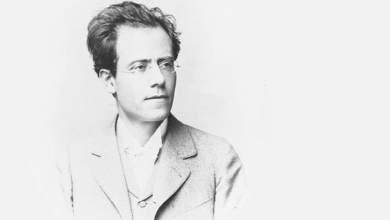 Foto-Porträt des Komponisten Gustav Mahler aus dem Jahr 1898. © (CC BY 2.0) Foto: Josef Székely (1838-1901)