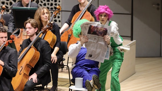 Das NDR Elbphilharmonie Orchester spielt Schostakowitsch Suite für Varieté-Orchester beim Familienkonzert in der Elbphilharmonie. © Marcus Krüger 