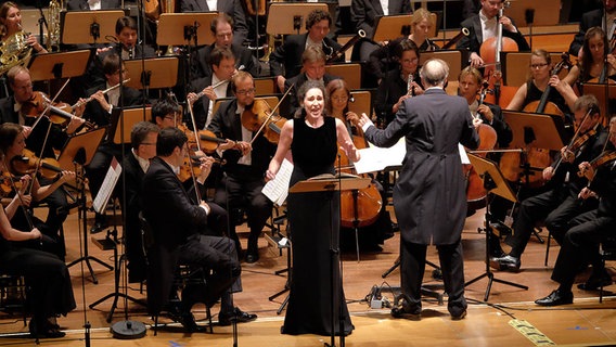 Konzertszene mit Véronique Gens aus der Opening Night 2015 des NDR Sinfonieorchesters © NDR Foto: Marcus Krüger