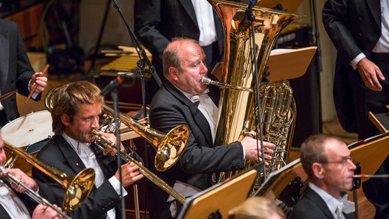 Konzertszene: Blechbläser bei der Opening Night 2016 © NDR Foto: Axel Herzig