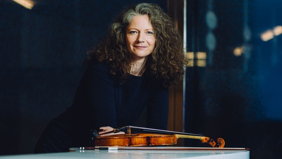 Frauke Kuhlmann, 2. Violine des NDR Elbphilharmonie Orchesters © NDR, Jewgeni Roppel Foto: Jewgeni Roppel