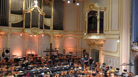 Bühnenaufbau in der Laeiszhalle © NDR Sinfonieorchester 