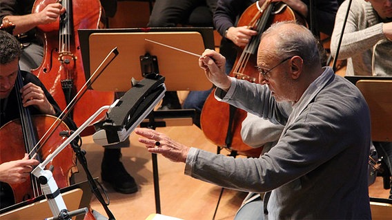 Michael Gielen probt mit dem NDR Sinfonieorchester © NDR Chor Foto: Kristien Daled