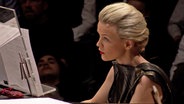 Screenshot: Das NDR Elbphilharmonie Orchester spielt im Rahmen des Internationalen Musikfests mit Organistin Iveta Apkalna unter der Leitung von Esa-Pekka Salonen. © NDR Foto: Screenshot