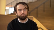 Screenshot: Pianist Daniil Trifonov im Foyer der Elbphilharmonie Hamburg © NDR Foto: Screenshot