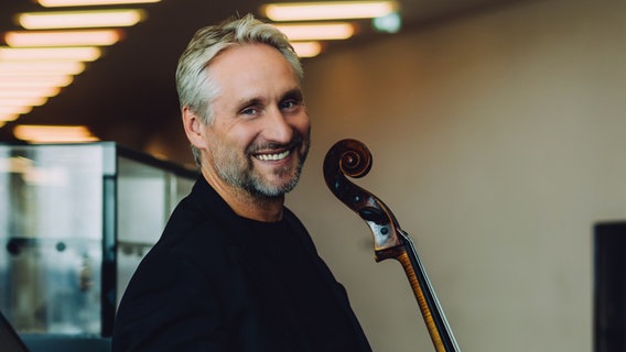 Sebastian Gaede, Cellist des NDR Elbphilharmonie Orchesters © NDR, Jewgeni Roppel Foto: Jewgeni Roppel