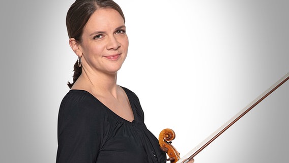 Silvia Offen, 2. Geigerin des NDR Elbphilharmonie Orchesters © NDR, Julia Knop Foto: Julia Knop