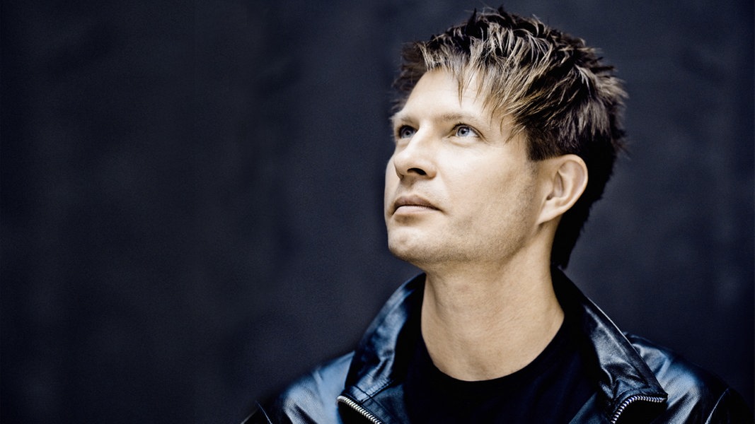 Porträt mit Lederjacke: Krzysztof Urbański © Marco Borggreve 