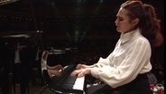 Anna Vinnitskaya spielt Klavier. © NHK 