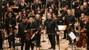 Chefdirigent Alan Gilbert und das NDR Elbphilharmonie Orchester in der Elbphilharmonie © NDR Foto: Daniel Dittus