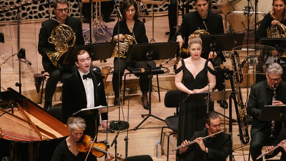 Konzertszene beim Eröffnungskonzert von "Elbphilharmonie Visions". © NDR Foto: Daniel Dittus