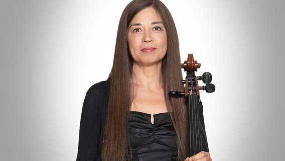 Yuri Charlotte Christiansen, Solo-Cellistin des NDR Elbphilharmonie Orchesters © NDR, Julia Knop Foto: Julia Knop