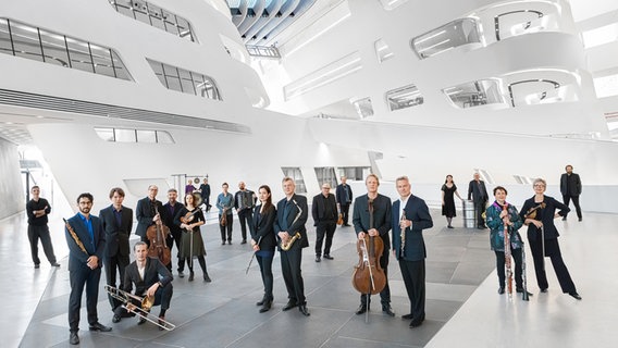 Ensemblebild: Das Klangforum Wien © Tina Herzl 