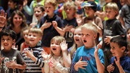 Szene aus einem Familienkonzert im Rolf-Liebermann-Studio: Kinder im Publikum © NDR Foto: Marcus Krüger