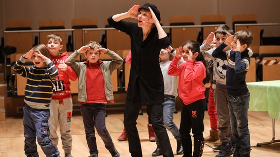 Szene aus einer Mit-Mach-Musik im Rolf-Liebermann-Studio © NDR Foto: Marcus Krüger